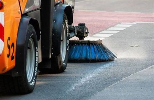Regolamentazione temporanea della circolazione stradale per spazzamento strade